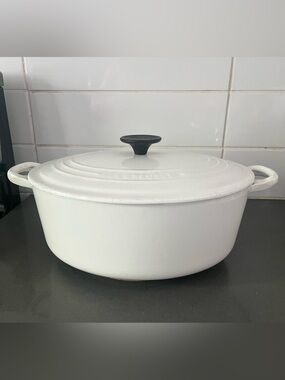 LE CREUSET large white oval Dutch oven, as is
